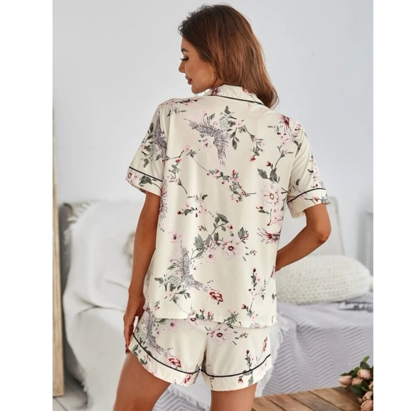 Floral Contrast Piping Pajama Set - Picture 3 of 6